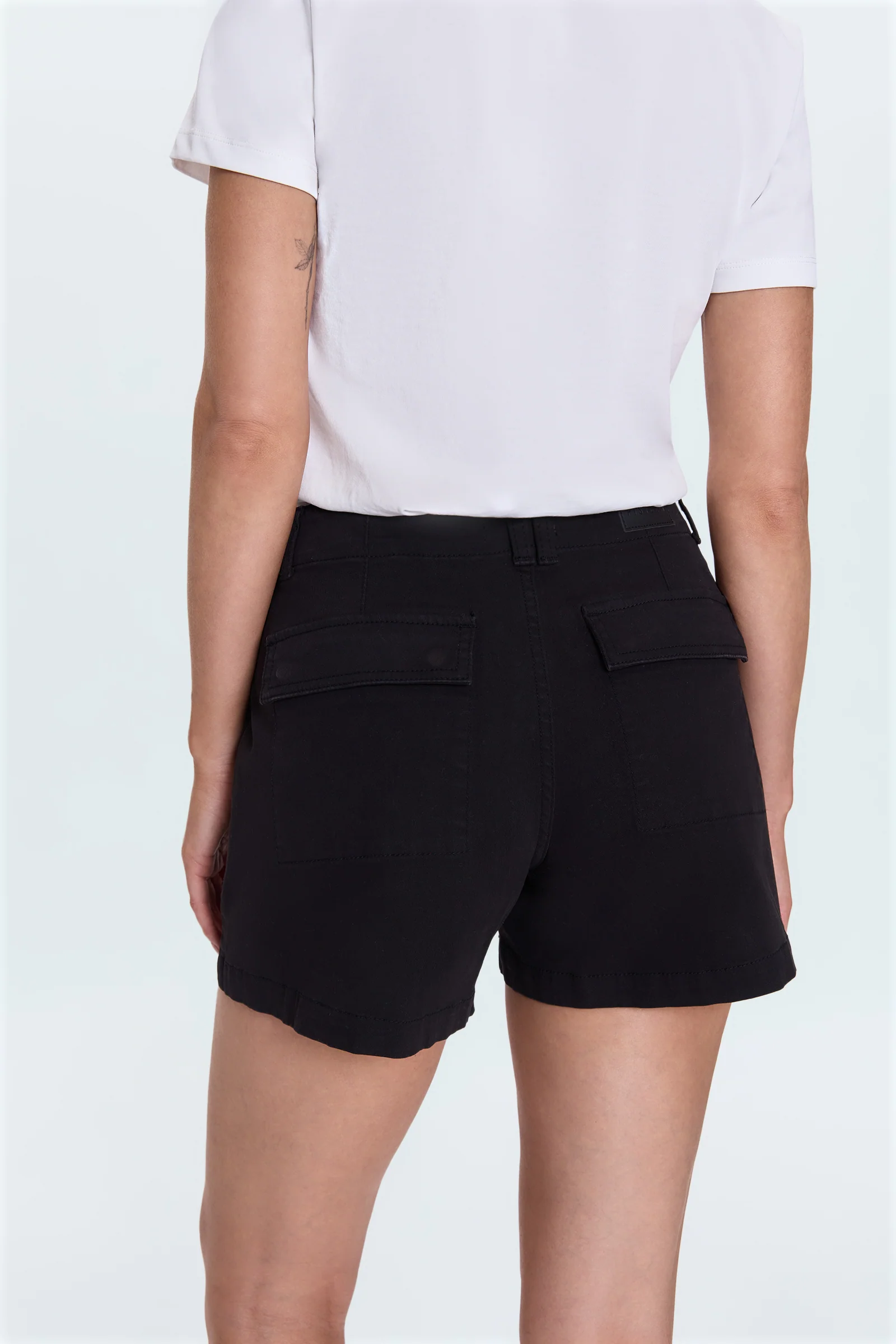 Marissa High Rise Utility Short - Noir - Image 4